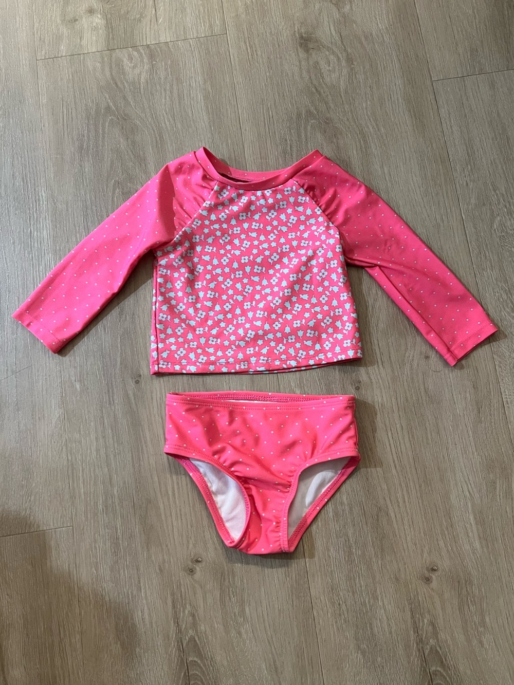 Cat & Jack rash guard swim set- size 12 mo- like new